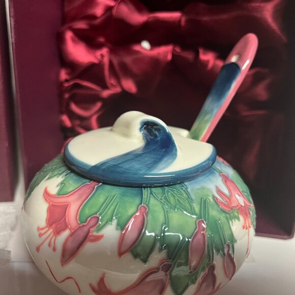 Benaya Fuchsia Garden Creamer and Sugar Bowl set with spoon - Picture 7 of 8